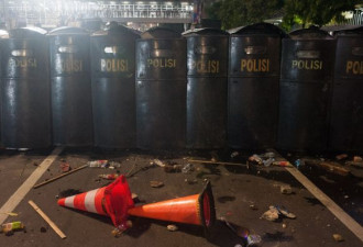 印尼再现&quot;仇华&quot;骚乱？记者在现场看到这一幕