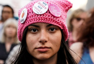 为何女性堕胎问题却在美国掀起“政治风浪”？