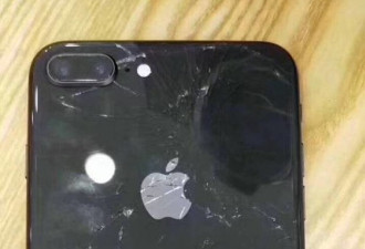 扎心！iPhone8维修玻璃后盖比换屏还贵