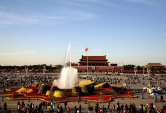 国庆期间,天安门广场最吸睛的“模特”长啥样？