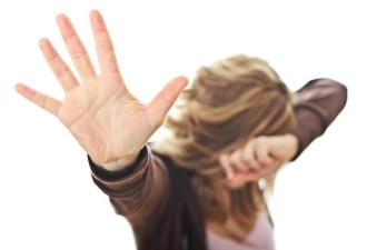 女患者称麻醉中被男医师袭胸猥亵：回想就崩溃