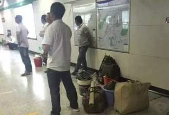 他们只是普通的人 却做出了让亿万人感动的事