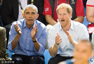 忘年之交！哈里王子与奥巴马热聊笑不停