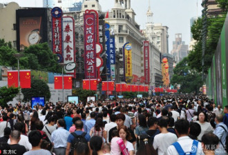 这是国庆首日的上海 主要景点游客爆满