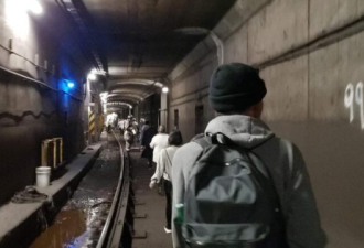 列车冒烟 一号线地铁部分停运