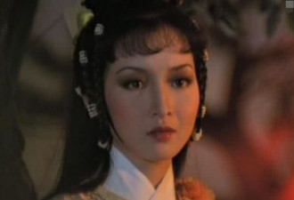 与刘晓庆齐名，一生没有孩子，却被宠成小公主