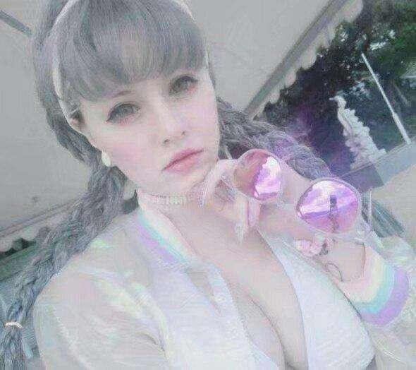 成龙女儿吴卓林出柜!女朋友是30岁加拿大网红!