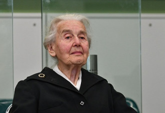 否认大屠杀历史 德国88岁“纳粹奶奶”被判入监