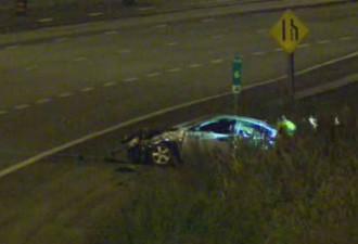 多伦多汽车失控翻滚女司机抛出车外身亡
