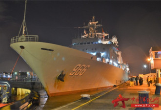 中国海军舰队首次在伦敦停泊 夜景迷人