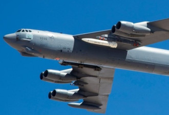 快声速5倍！B-52轰炸机载最新的高音速导弹试飞
