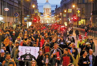 俄80个城市爆大规模示威 要求普京下台