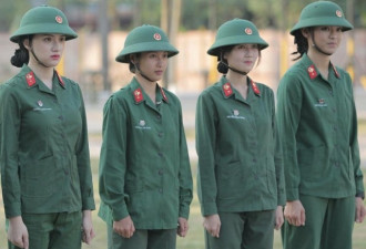 越南美女网红当兵 军营内涂脂抹粉被批闹剧