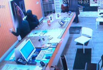 多伦多4个月竟有32起手机店抢劫盗窃 9起未破案