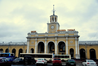 莫斯科市中心火车站遭炸弹电话威胁 疏散450人