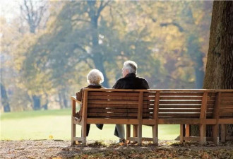 加拿大独居老人活不起：老伴去世后养老金骤减