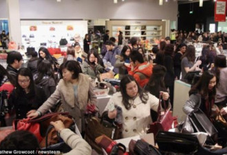 中国游客加拿大3分钟买空一家店！吓傻所有人