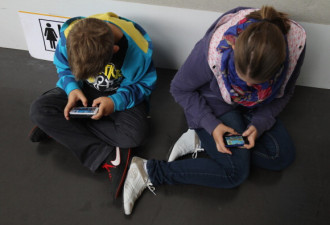 精神状态堪忧：青少年应减少上网和使用手机