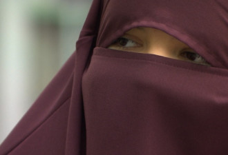 加拿大这个省正式立法 穆斯林必须摘掉面纱露脸