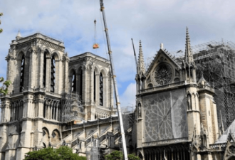 法国专家称无法保证巴黎圣母院不倒