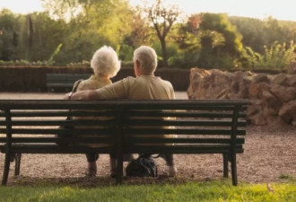女子对87岁老大爷一见钟情，初次约会便表白！