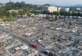 加州大火肆虐 疑似起因于电线杆倒塌