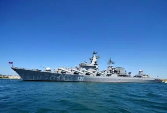 美防长会见菲总统时 5艘俄军舰停靠在旁