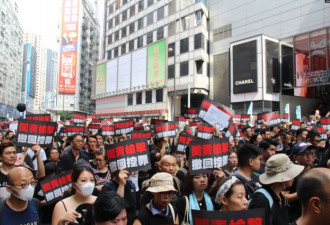 香港爆发空前规模黑衣大游行 暂缓效果有限