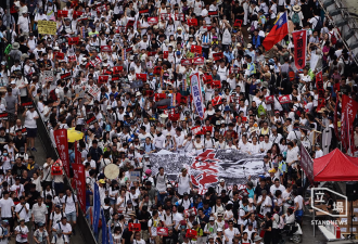 香港示威初见成效 ，“送中条例”二读审议推迟