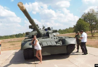 合作同时不忘防备 俄罗斯在近黑龙江部署新坦克