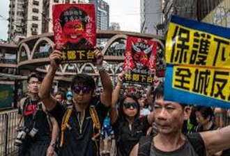 学者：北京毁掉香港无异于挥刀自宫