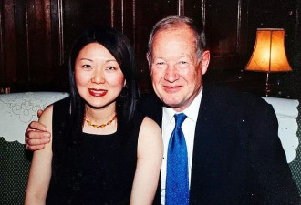 中国外卖员嫁69岁英国富豪Clarks传人