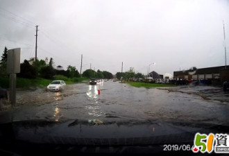 万锦市Miller Ave和Rodick Rd附近被淹