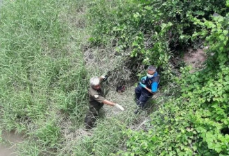 河面漂来一具男性浮尸，警察赶到后他突然睁眼