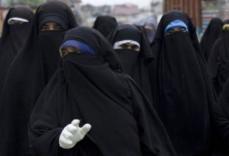 魁北克穆斯林妇女那块面罩要不要除？
