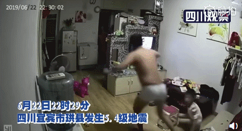 “两次遭遇地震的不同反应”火了，当事人说…