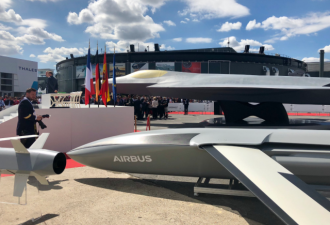 多国下一代战机模型亮相巴黎航展