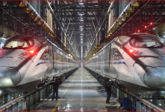 中国铁路总公司宣布换“马甲”5万亿债务谁背？