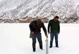 黄河源头出现暴雪 积雪深度达12厘米