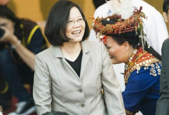 蔡英文期盼两岸一起努力稳定和改善关系