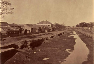 1879年帝都老照片: 道路坑洼 御河就是小水沟！