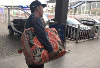 杜海涛背2万多大牌上街 却像10块钱地摊货