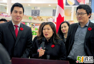 三位华裔国会议员与社区共议财政报告