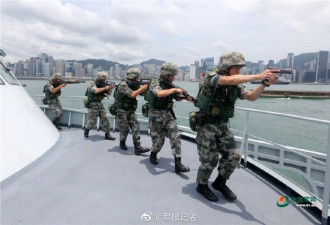 驻香港部队组织联合海空巡逻演练