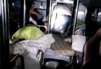 广西:客车司机自制夹层藏客 核载39人实载53人