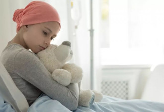 女子哭求拯救患血癌女儿 却遭公婆丈夫奋力反抗