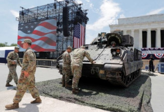 美国庆祝独立日 川普阅兵坦克上街了