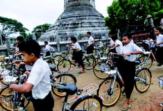 缅甸儿童骑共享单车，这个为什么能够刺痛我们