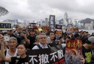 香港继续爆发大规模游行 争取中国游客支持