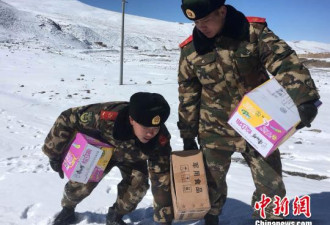 青藏公路大雪1300余人滞留 1人因高原反应死亡